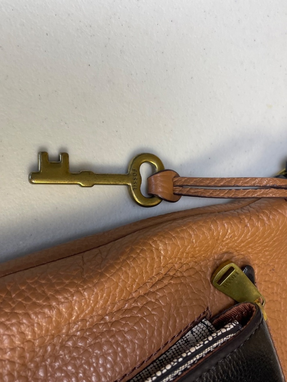 FOSSIL Kinley Pocket Crossbody Bag Leather Colorblock Brown Black Minimalist - Picture 7 of 13